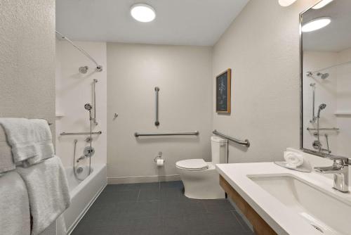 Suite de 1 dormitorio del hotel Sonesta Simply Suites Jersey City. Foto 5
