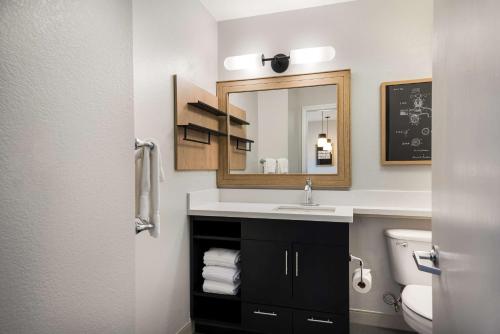 Estudio 1 Cama king Estudio del hotel Sonesta Simply Suites Jersey City. Foto 3