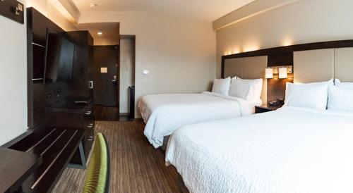 Habitación Doble del hotel Holiday Inn Express Maspeth. Foto 3