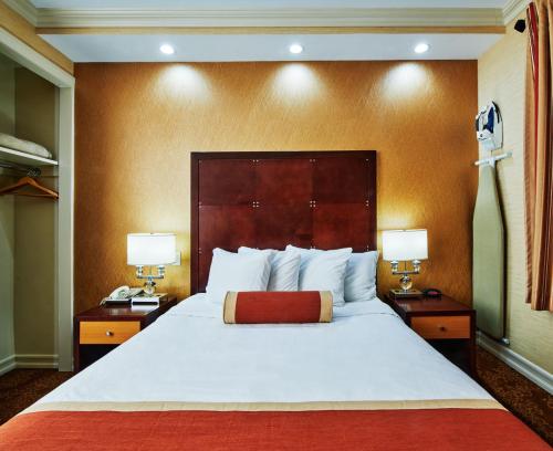 Estudio con 1 cama grande del hotel Radio City. Foto 1