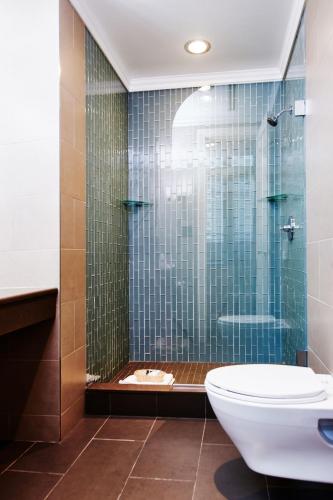 Apartamento Ático de 1 dormitorio con cama extragrande del hotel Radio City. Foto 3