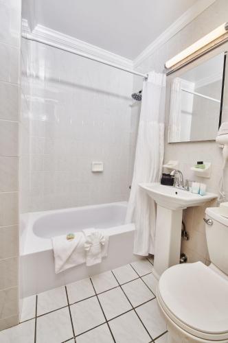 Apartamento de 1 dormitorio - 1 cama extragrande del hotel Radio City. Foto 3
