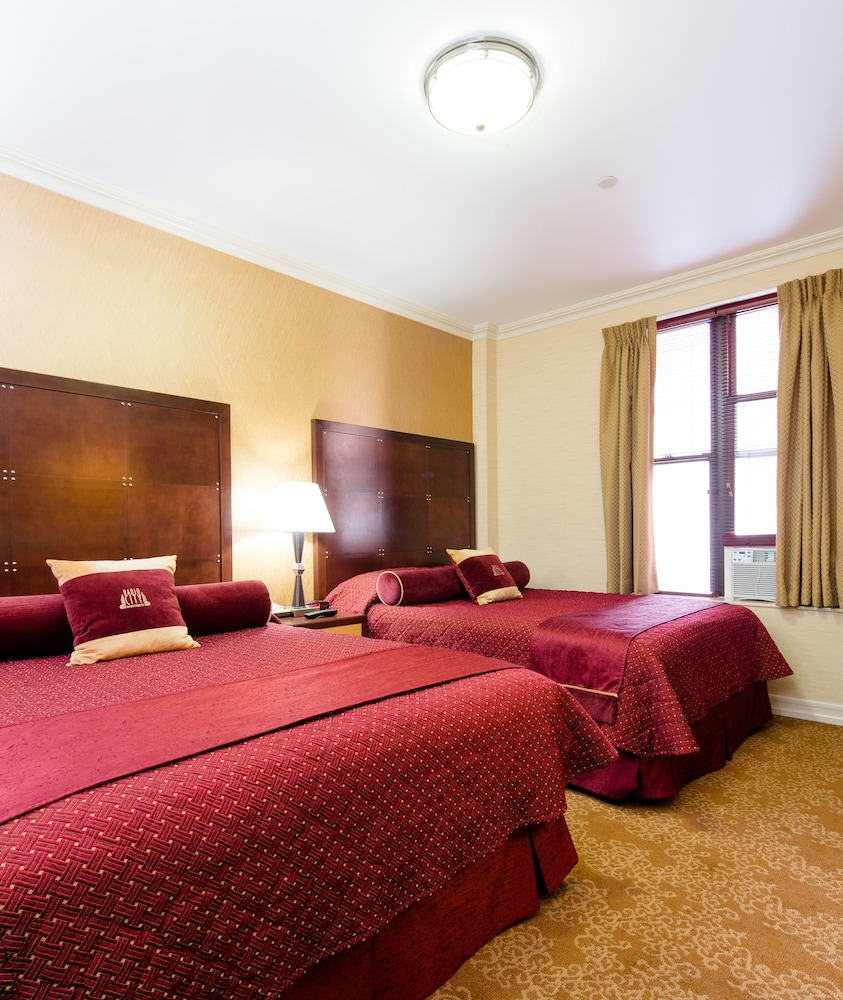 Apartamento, varias camas, cocina básica del hotel Radio City