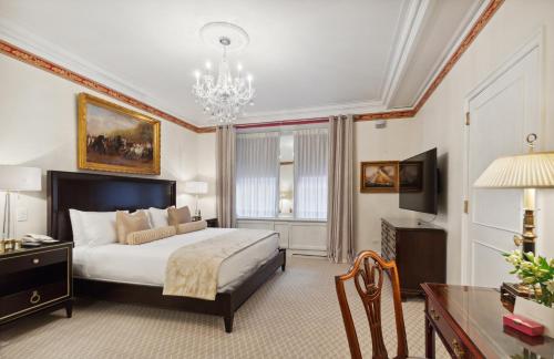 Habitación Interior - Cama extragrande - Adaptada para personas con movilidad reducida del hotel Sherry Netherland