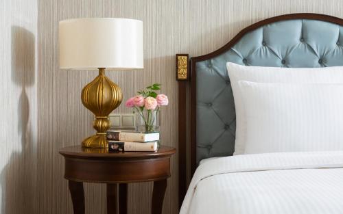 Habitación Doble Deluxe del hotel Rixos Almaty. Foto 4