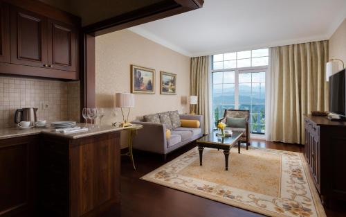 Suite Deluxe del hotel Rixos Almaty. Foto 4