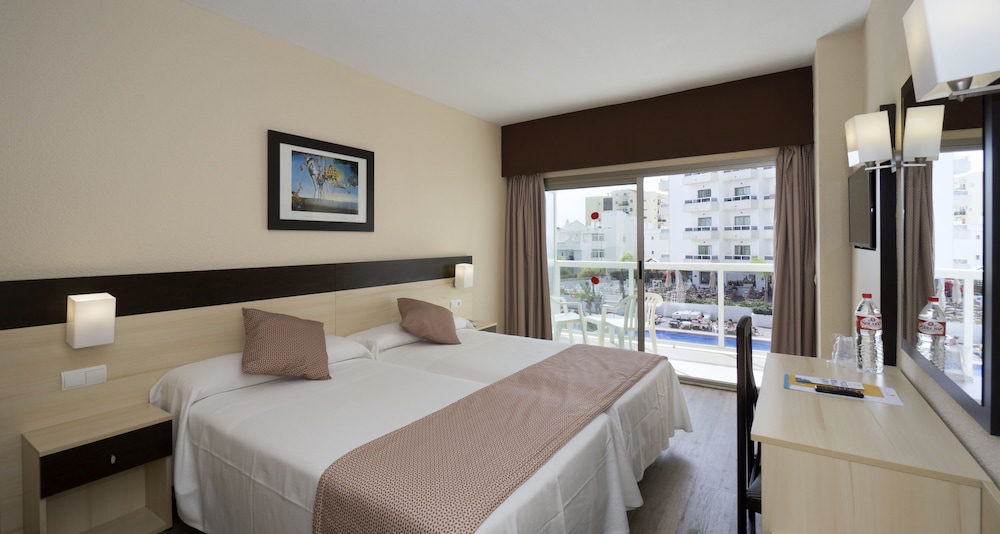 Habitación doble, 1 cama doble o 2 individuales, terraza, vistas a la piscina del hotel Sandos Griego