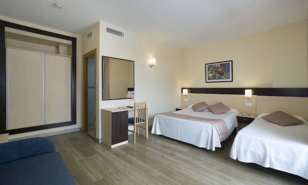 Habitación cuádruple Balcón o Terraza 1 Cama queen Sofá Cama incluido del hotel Sandos Griego. Foto 2