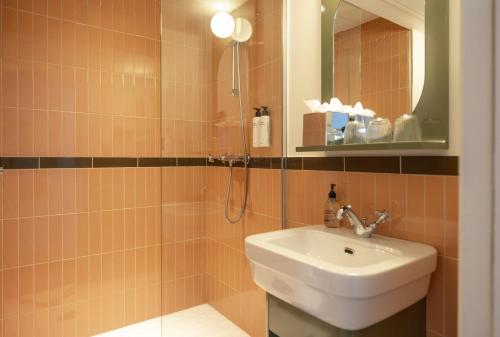 Suite Junior del hotel Salvia Paris. Foto 6