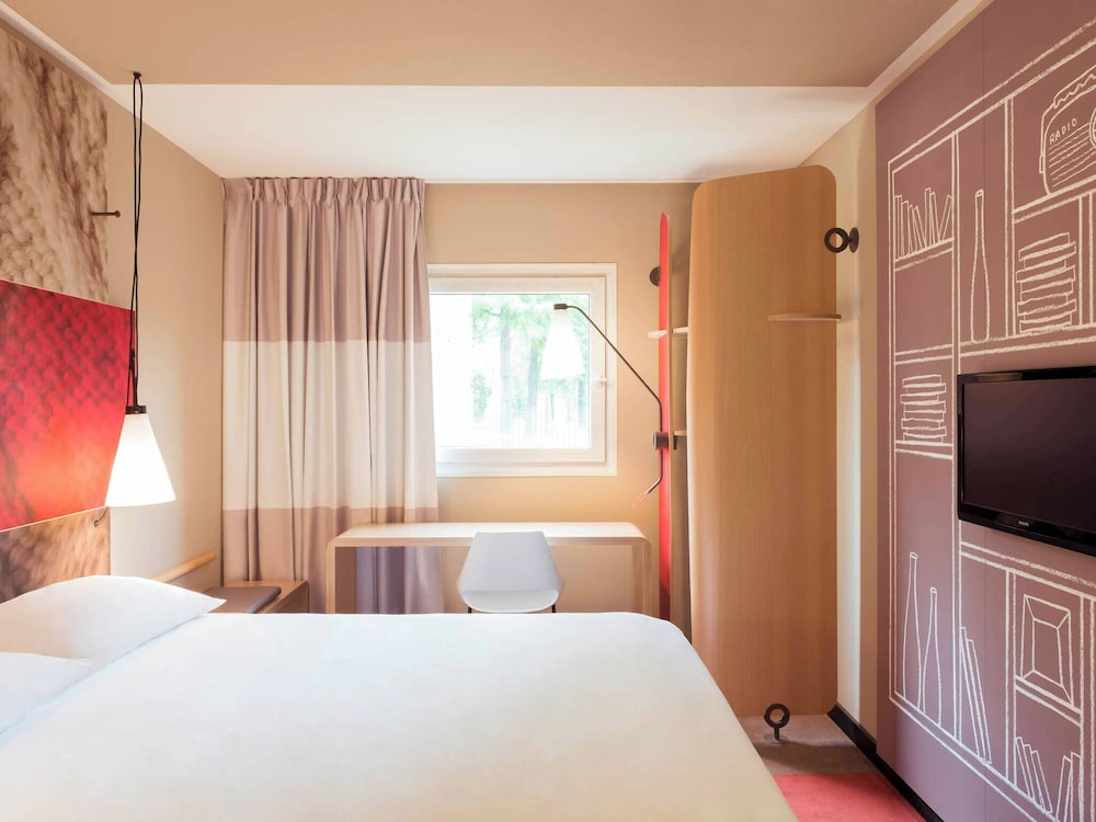 Habitación estándar doble, 1 cama doble del hotel Ibis Paris Canal Saint Martin. Foto 6