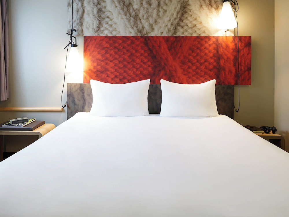 Habitación estándar doble, 1 cama doble del hotel Ibis Paris Canal Saint Martin. Foto 8