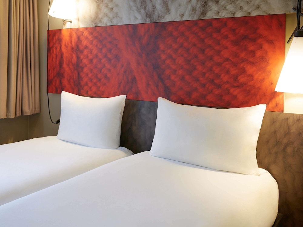 Habitación estándar, 2 camas individuales del hotel Ibis Paris Canal Saint Martin. Foto 3