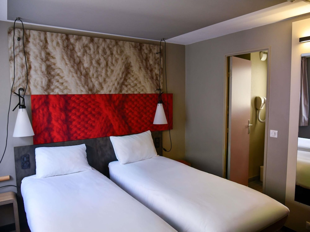 Habitación estándar, 2 camas individuales del hotel Ibis Paris Canal Saint Martin. Foto 4