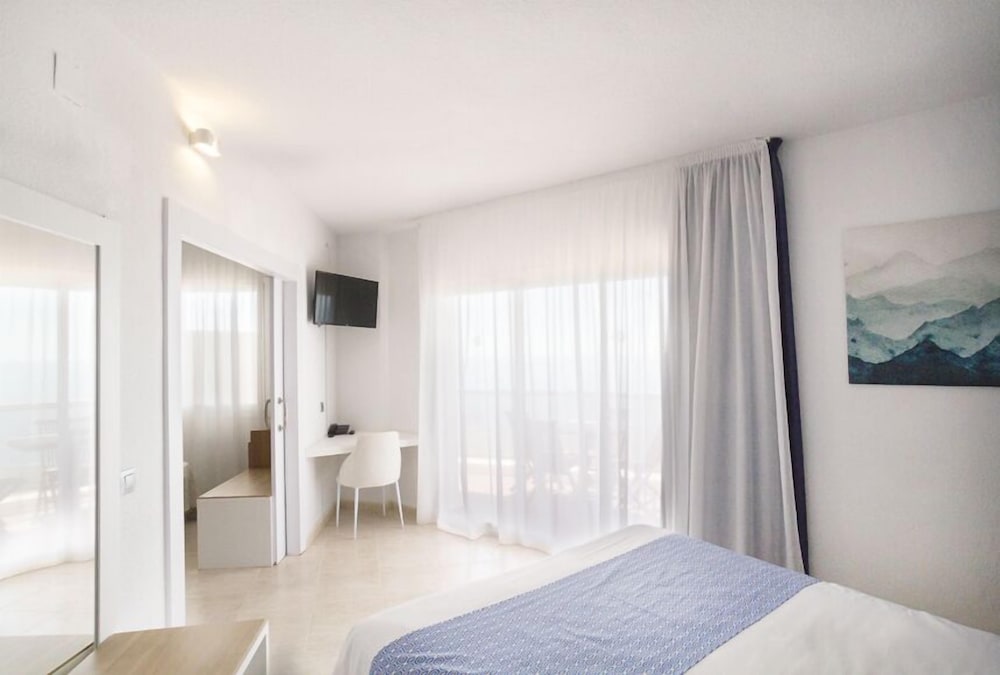 Habitación junior doble, vistas al mar del hotel Ibersol Torremolinos Beach. Foto 3