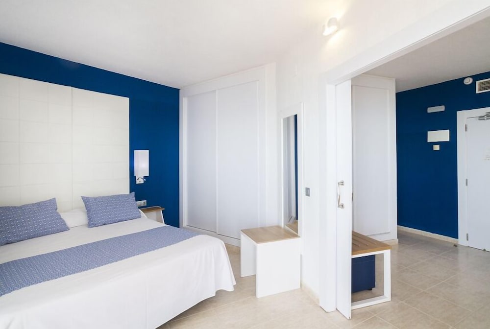 Habitación junior doble, vistas al mar del hotel Ibersol Torremolinos Beach. Foto 4