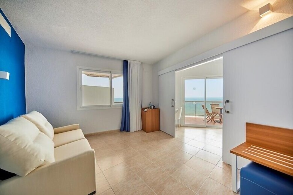 Habitación junior doble, vistas al mar del hotel Ibersol Torremolinos Beach. Foto 5