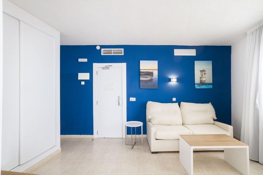 Habitación junior doble, vistas al mar del hotel Ibersol Torremolinos Beach. Foto 7