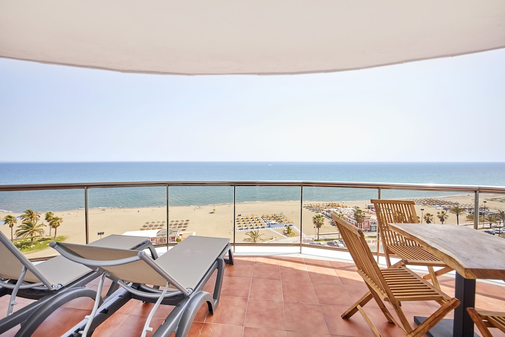 Habitación cuádruple junior, vistas al mar del hotel Ibersol Torremolinos Beach