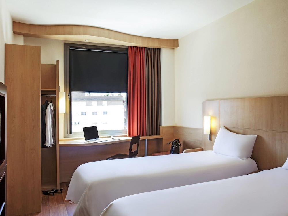 Habitación con 2 camas individuales, 2 camas individuales del hotel Ibis Barcelona Mollet