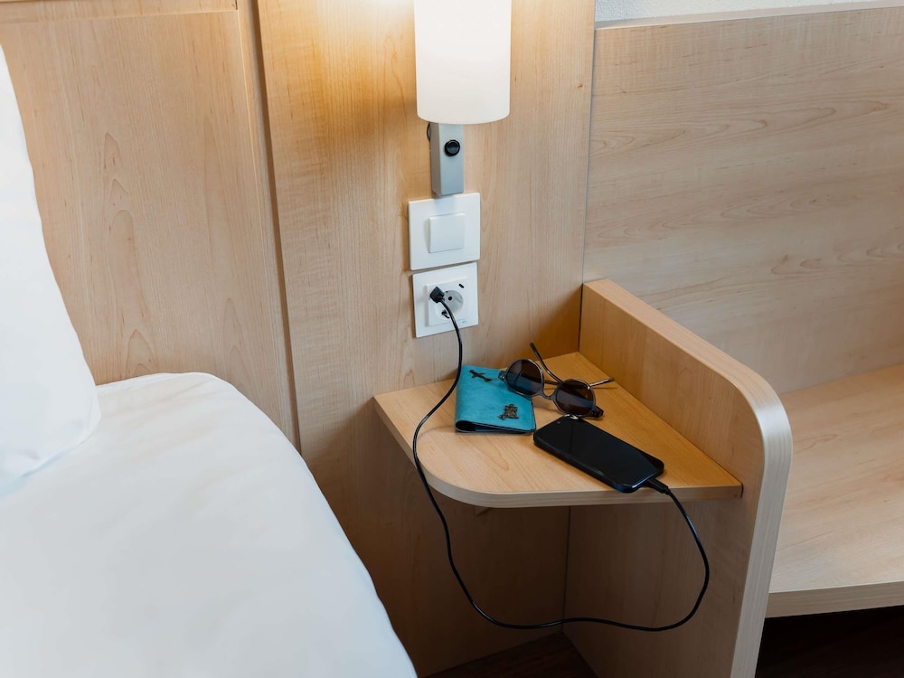 Habitación doble, 1 cama doble del hotel Ibis Barcelona Mollet. Foto 2