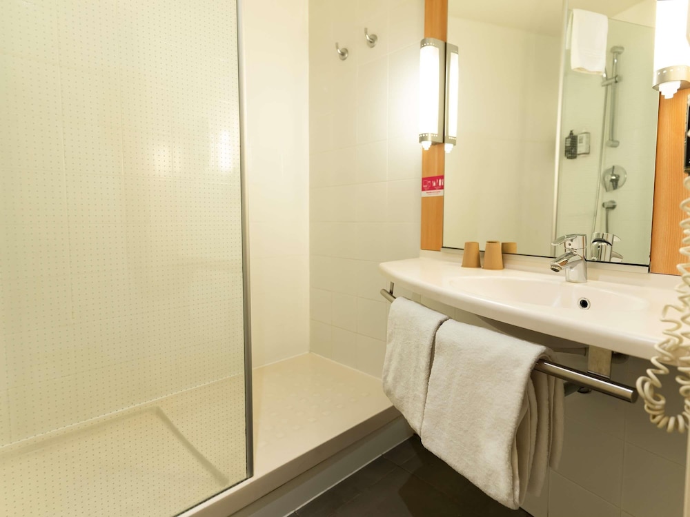 Habitación doble, 1 cama doble del hotel Ibis Barcelona Mollet. Foto 3
