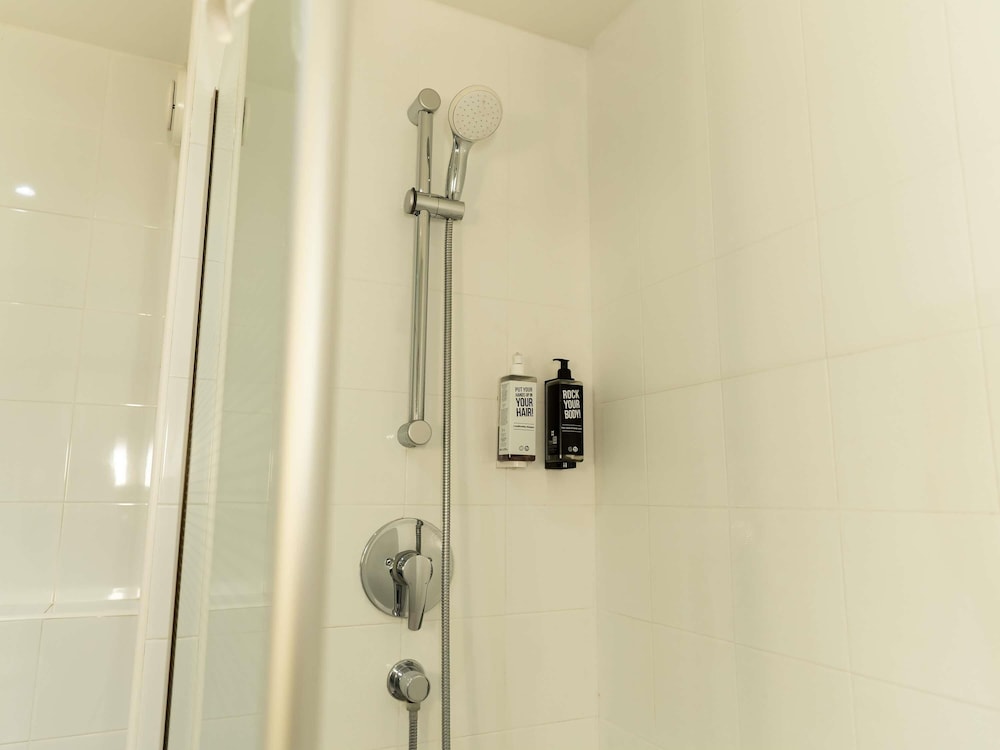 Habitación doble, 1 cama doble del hotel Ibis Barcelona Mollet. Foto 3