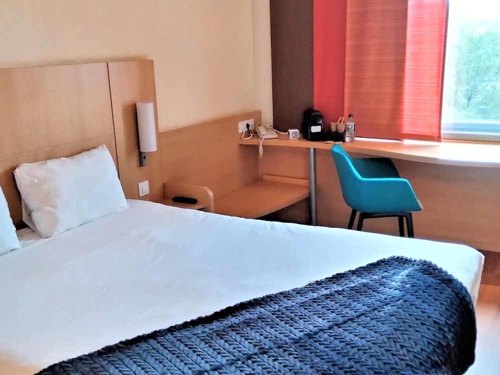 Habitación doble, 1 cama doble del hotel Ibis Barcelona Mollet. Foto 6