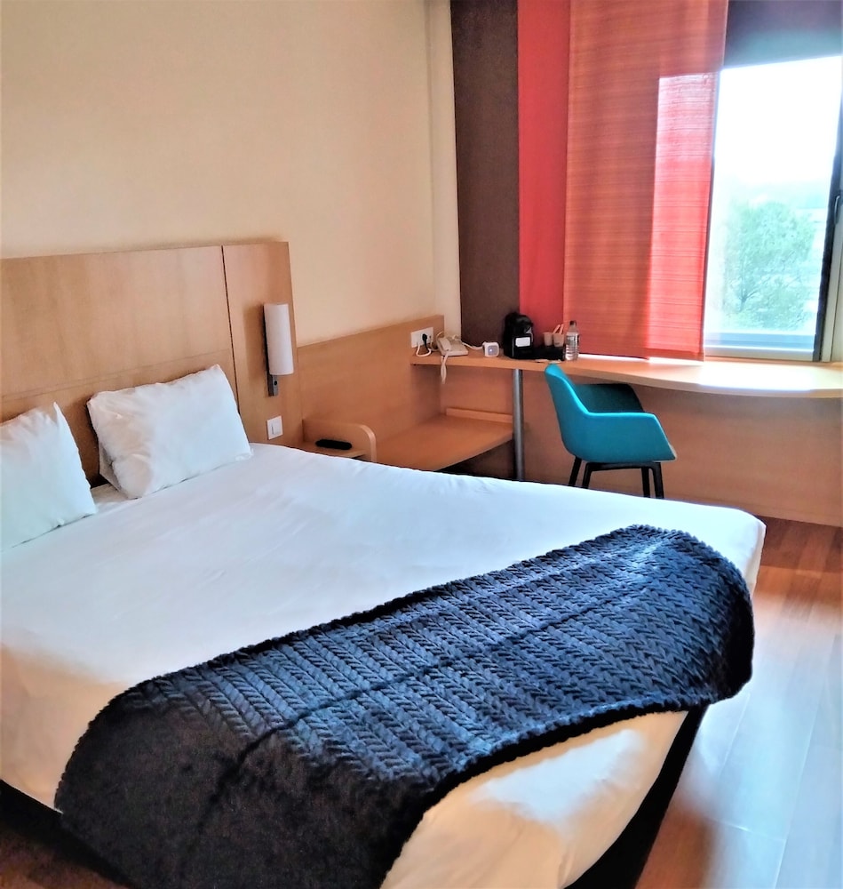 Habitación Confort doble del hotel Ibis Barcelona Mollet. Foto 1