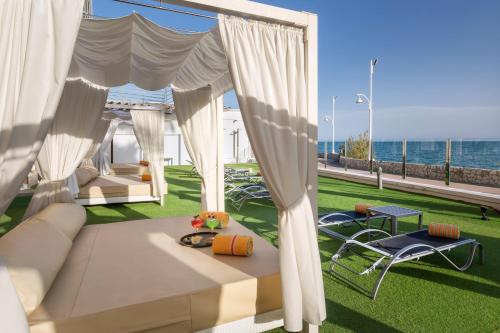 Alojamiento Xtra Superior con vistas al mar del hotel Sol Málaga Guadalmar. Foto 3