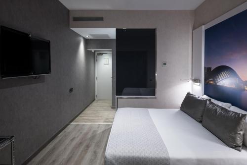 Habitación Doble Superior con terraza del hotel Catalonia Gran Vía Bcn. Foto 4
