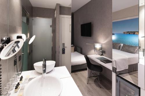 Habitación Triple del hotel Catalonia Gran Vía Bcn