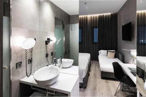 Habitación Triple del hotel Catalonia Gran Vía Bcn. Foto 1