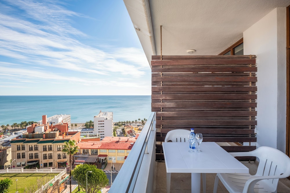 Habitación familiar, vistas al mar del hotel Leonardo Hotels Gran Cervantes. Foto 9