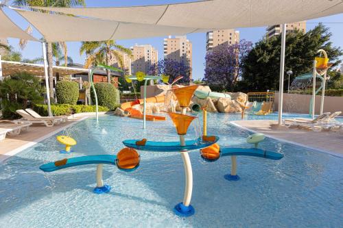 Suite Familiar Sol con vistas al Splash del hotel Sol Principe. Foto 4
