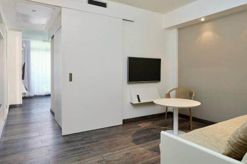 Suite Familiar Sol con vistas al Splash del hotel Sol Principe. Foto 1