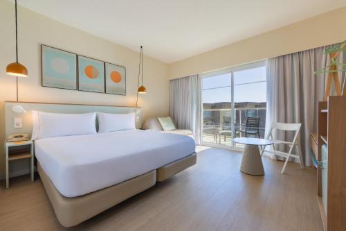 Habitación Superior del hotel Sol Principe. Foto 1