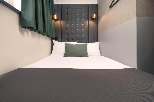 Habitación acogedora, individual, interior y cuenta con ventana del hotel Point A - Westminster, London. Foto 2