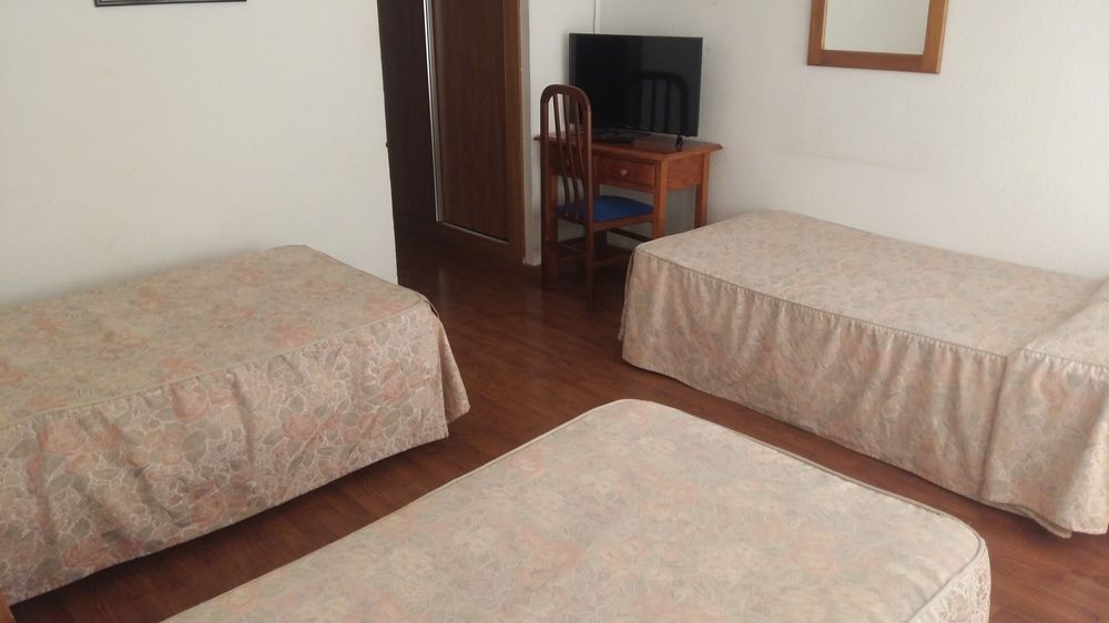 Habitación triple del hotel Torremolinos Centro by Croma. Foto 1