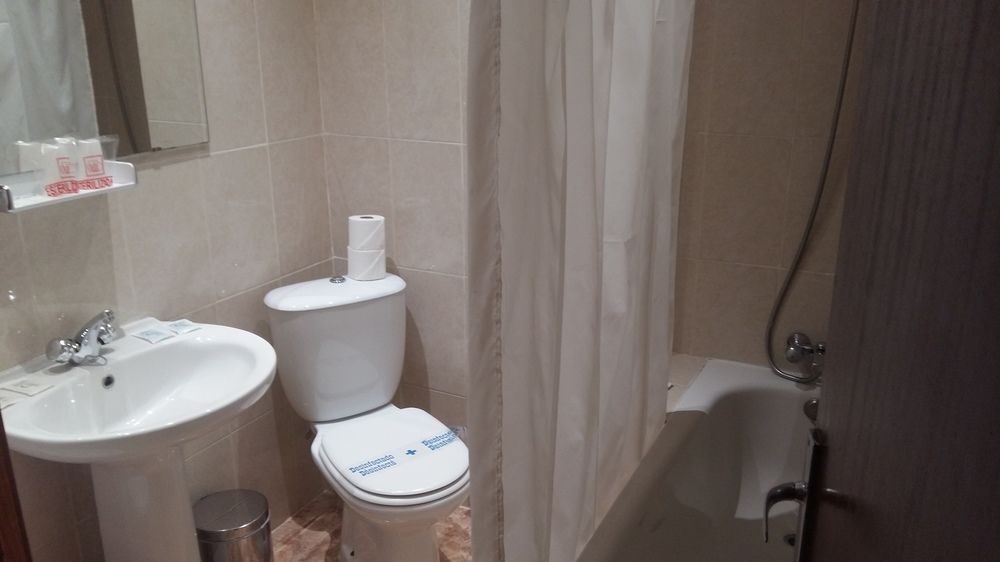 Habitación triple del hotel Torremolinos Centro by Croma. Foto 2