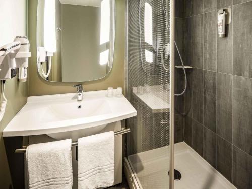 Habitación Doble Estándar del hotel Ibis Faro Algarve. Foto 4