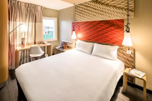 Habitación Doble Estándar del hotel Ibis Faro Algarve. Foto 11
