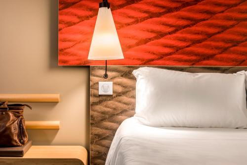 Habitación Doble Estándar del hotel Ibis Faro Algarve. Foto 13