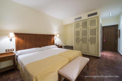 Habitación Doble Superior - 2 camas del hotel Hospedium Cortijo Santa Cruz. Foto 1