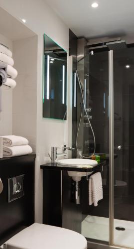Habitación Standard con una cama individual del hotel Ibis Styles Rennes Centre Gare Nord. Foto 6