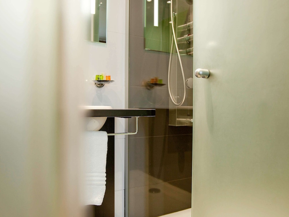 Habitación Standard con dos camas individuales del hotel Ibis Styles Rennes Centre Gare Nord. Foto 2