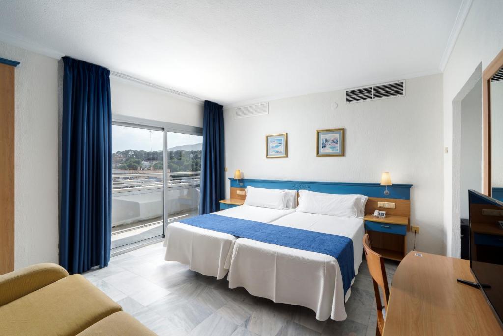 Habitación familiar del hotel AluaSun Costa Park