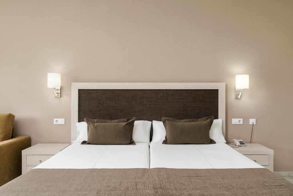 Junior suite del hotel AluaSun Costa Park. Foto 1