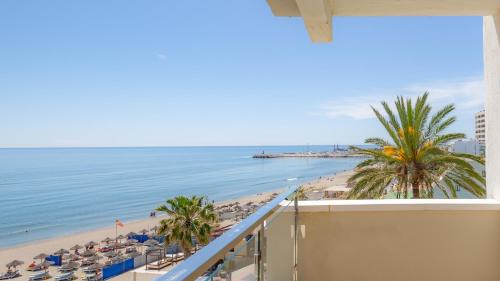 Habitación Doble con vistas al mar y a la piscina del hotel La Barracuda. Foto 12