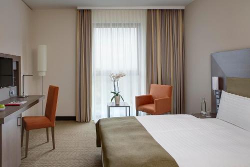Habitación Doble Estándar del hotel Intercityhotel Berlin Hauptbahnhof. Foto 4