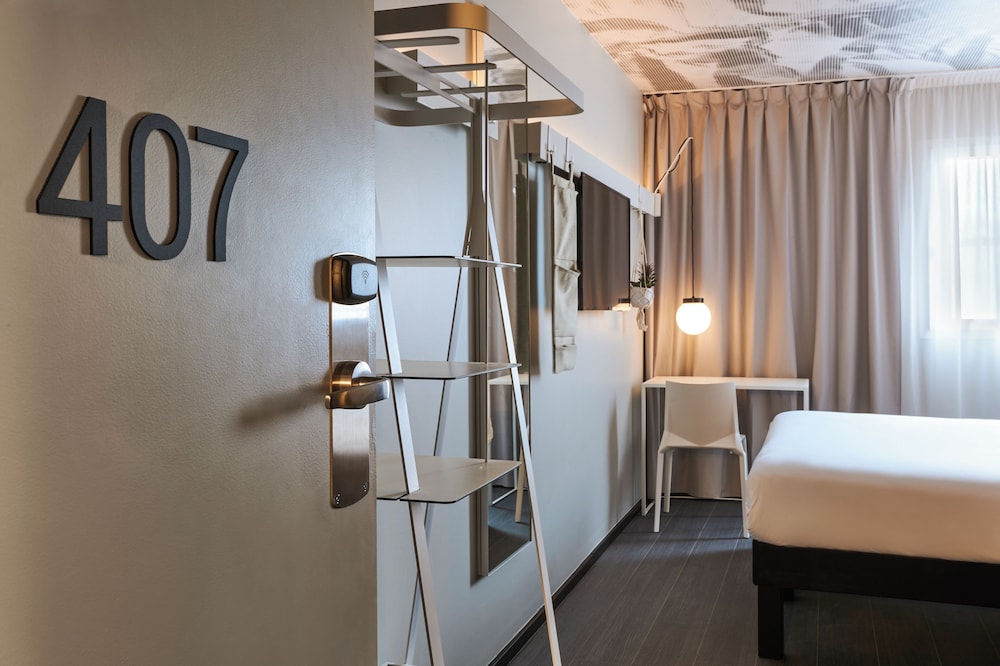 Habitación estándar, 1 cama doble del hotel Ibis Clamart Paris Velizy. Foto 1